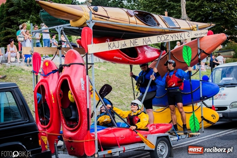 Zdjęcie w galerii na portalu naszraciborz.pl: Dwie orkiestry, kajakarze i drwale, a do tego szarpidruty - kolorowe i radosne dożynki wojewódzkie w Tworkowie  wiadomości z regionu