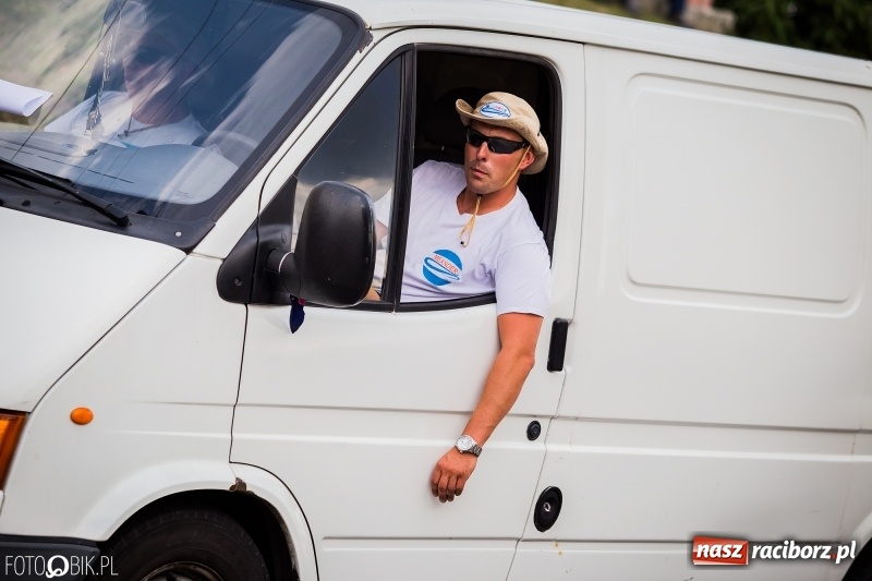 Zdjęcie w galerii na portalu naszraciborz.pl: Dwie orkiestry, kajakarze i drwale, a do tego szarpidruty - kolorowe i radosne dożynki wojewódzkie w Tworkowie  wiadomości z regionu