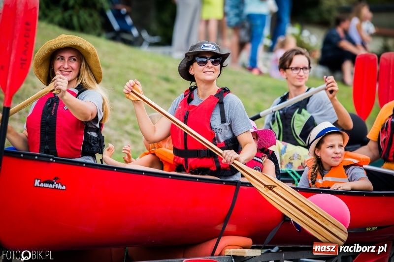 Zdjęcie w galerii na portalu naszraciborz.pl: Dwie orkiestry, kajakarze i drwale, a do tego szarpidruty - kolorowe i radosne dożynki wojewódzkie w Tworkowie  wiadomości z regionu