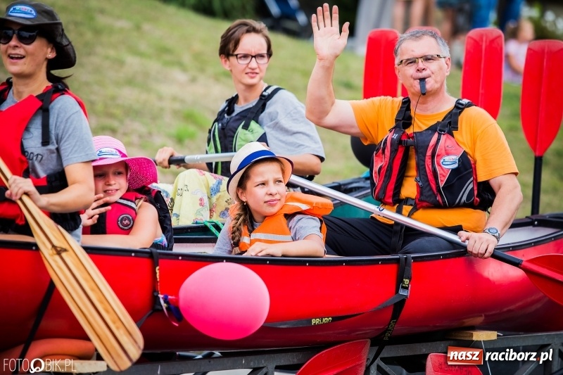 Zdjęcie w galerii na portalu naszraciborz.pl: Dwie orkiestry, kajakarze i drwale, a do tego szarpidruty - kolorowe i radosne dożynki wojewódzkie w Tworkowie  wiadomości z regionu