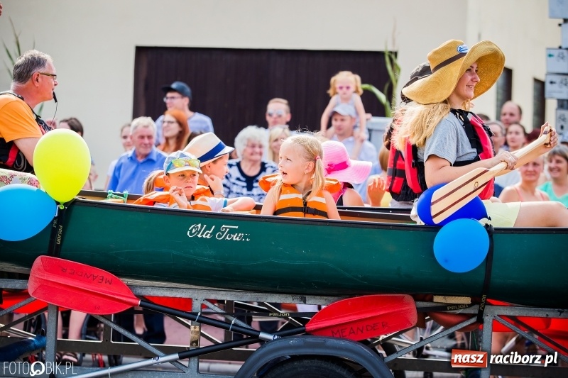 Zdjęcie w galerii na portalu naszraciborz.pl: Dwie orkiestry, kajakarze i drwale, a do tego szarpidruty - kolorowe i radosne dożynki wojewódzkie w Tworkowie  wiadomości z regionu