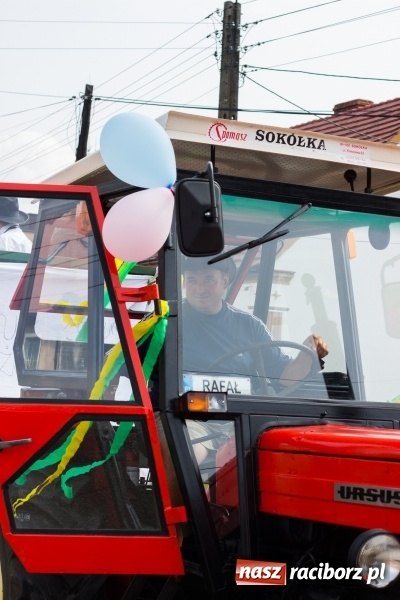 Zdjęcie w galerii na portalu naszraciborz.pl: Kandydatki i rolnicy, czyli powiew młodości na dożynkach w Rudniku  wiadomości z regionu