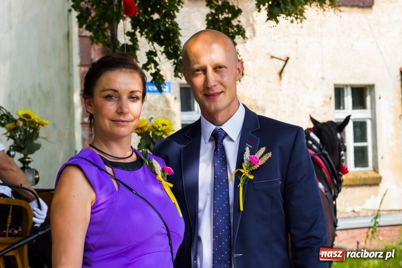 Zdjęcie w galerii na portalu naszraciborz.pl: Kandydatki i rolnicy, czyli powiew młodości na dożynkach w Rudniku  wiadomości z regionu