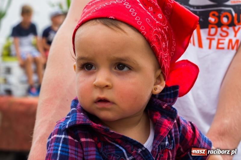 Zdjęcie w galerii na portalu naszraciborz.pl: Kandydatki i rolnicy, czyli powiew młodości na dożynkach w Rudniku  wiadomości z regionu