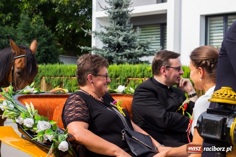 Zdjęcie w galerii na portalu naszraciborz.pl: Kandydatki i rolnicy, czyli powiew młodości na dożynkach w Rudniku  wiadomości z regionu