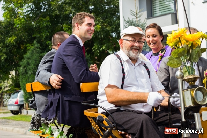 Zdjęcie w galerii na portalu naszraciborz.pl: Kandydatki i rolnicy, czyli powiew młodości na dożynkach w Rudniku  wiadomości z regionu