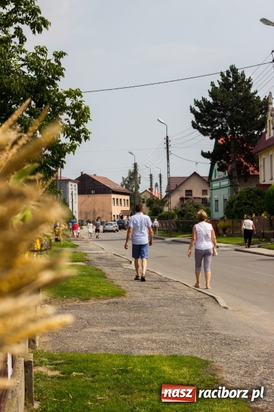 Zdjęcie w galerii na portalu naszraciborz.pl: Kandydatki i rolnicy, czyli powiew młodości na dożynkach w Rudniku  wiadomości z regionu