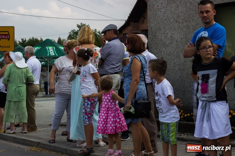 Zdjęcie w galerii na portalu naszraciborz.pl: Kandydatki i rolnicy, czyli powiew młodości na dożynkach w Rudniku  wiadomości z regionu