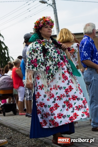 Zdjęcie w galerii na portalu naszraciborz.pl: Kandydatki i rolnicy, czyli powiew młodości na dożynkach w Rudniku  wiadomości z regionu