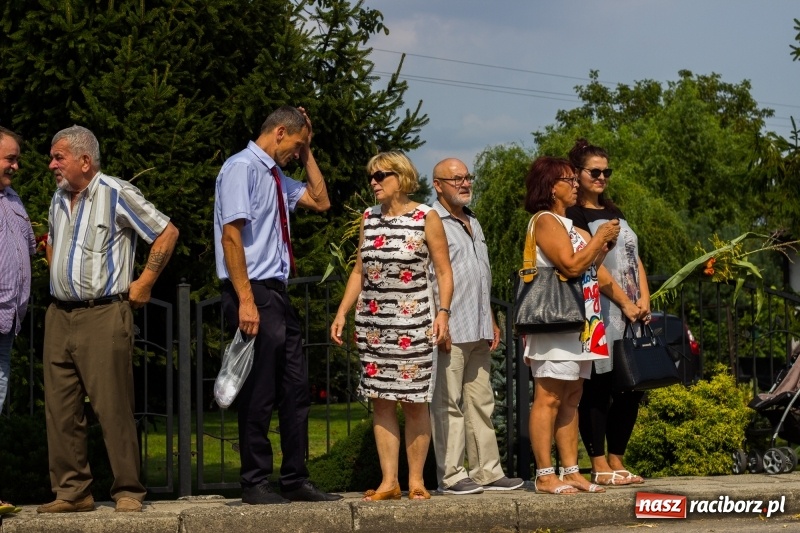 Zdjęcie w galerii na portalu naszraciborz.pl: Kandydatki i rolnicy, czyli powiew młodości na dożynkach w Rudniku  wiadomości z regionu