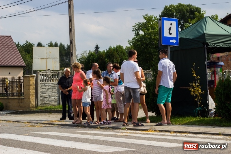 Zdjęcie w galerii na portalu naszraciborz.pl: Kandydatki i rolnicy, czyli powiew młodości na dożynkach w Rudniku  wiadomości z regionu