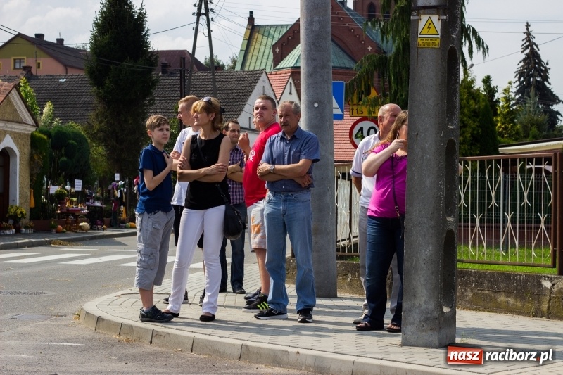 Zdjęcie w galerii na portalu naszraciborz.pl: Kandydatki i rolnicy, czyli powiew młodości na dożynkach w Rudniku  wiadomości z regionu