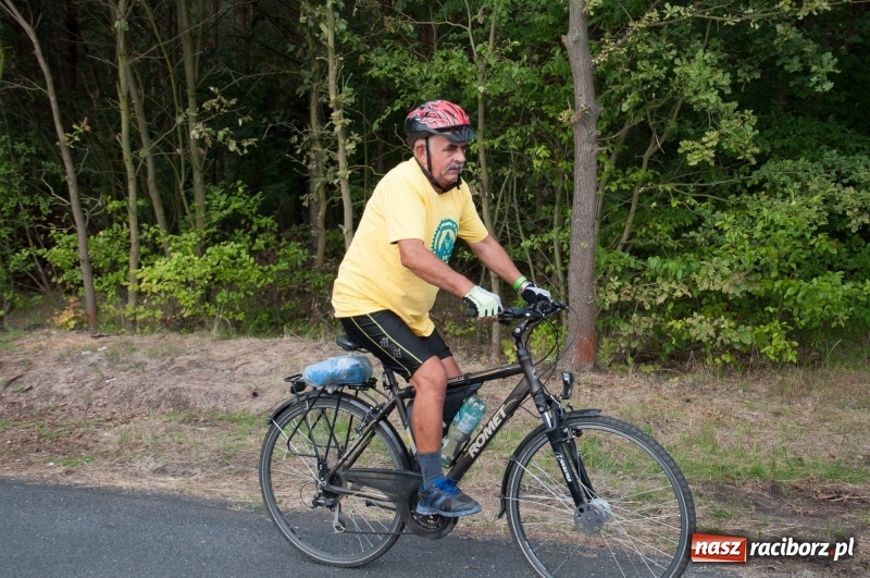 Zdjęcie w galerii na portalu naszraciborz.pl: Szlakiem pożaru 1992 - XIX Rodzinny Rajd Rowerowy w Kuźni Raciborskiej wiadomości z regionu