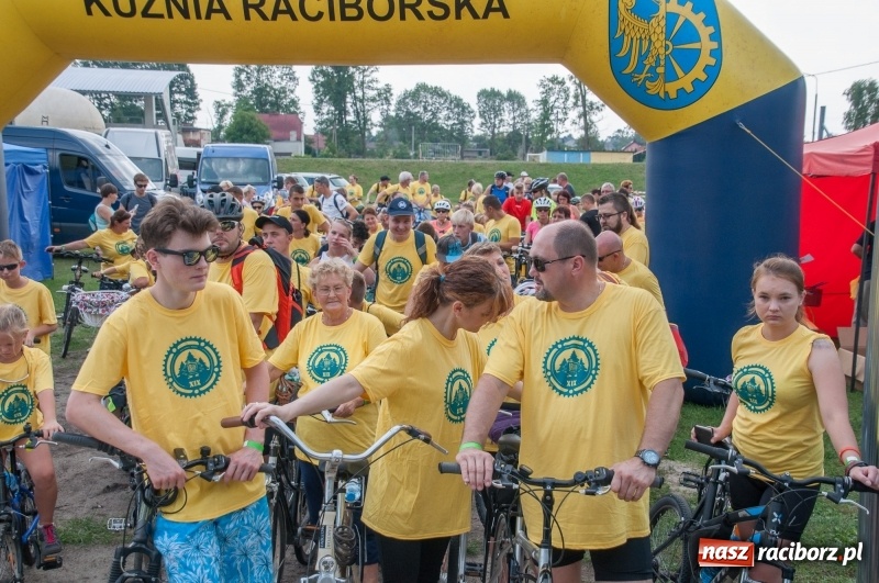 Zdjęcie w galerii na portalu naszraciborz.pl: Szlakiem pożaru 1992 - XIX Rodzinny Rajd Rowerowy w Kuźni Raciborskiej wiadomości z regionu