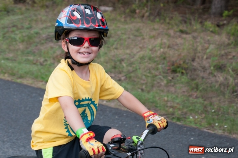 Zdjęcie w galerii na portalu naszraciborz.pl: Szlakiem pożaru 1992 - XIX Rodzinny Rajd Rowerowy w Kuźni Raciborskiej wiadomości z regionu