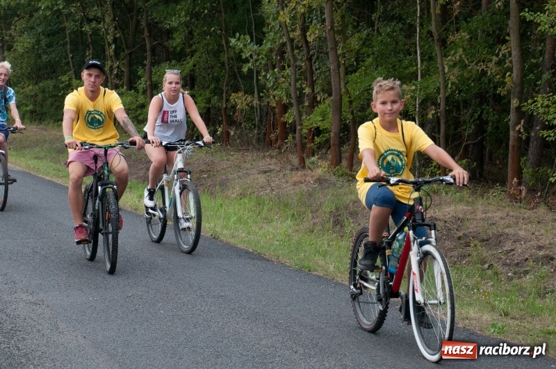 Zdjęcie w galerii na portalu naszraciborz.pl: Szlakiem pożaru 1992 - XIX Rodzinny Rajd Rowerowy w Kuźni Raciborskiej wiadomości z regionu