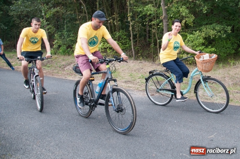Zdjęcie w galerii na portalu naszraciborz.pl: Szlakiem pożaru 1992 - XIX Rodzinny Rajd Rowerowy w Kuźni Raciborskiej wiadomości z regionu