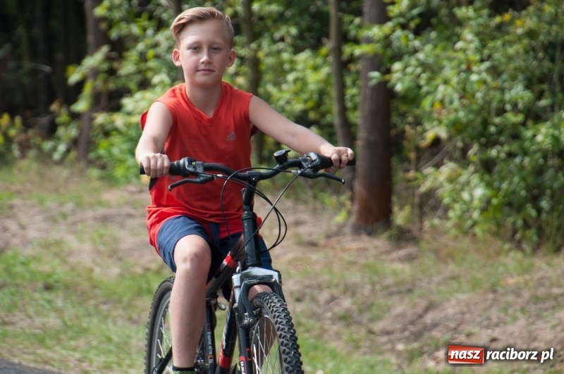 Zdjęcie w galerii na portalu naszraciborz.pl: Szlakiem pożaru 1992 - XIX Rodzinny Rajd Rowerowy w Kuźni Raciborskiej wiadomości z regionu