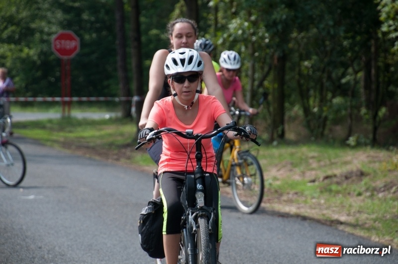 Zdjęcie w galerii na portalu naszraciborz.pl: Szlakiem pożaru 1992 - XIX Rodzinny Rajd Rowerowy w Kuźni Raciborskiej wiadomości z regionu