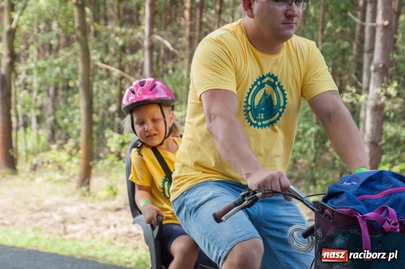 Zdjęcie w galerii na portalu naszraciborz.pl: Szlakiem pożaru 1992 - XIX Rodzinny Rajd Rowerowy w Kuźni Raciborskiej wiadomości z regionu