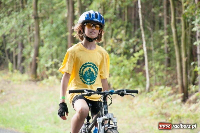 Zdjęcie w galerii na portalu naszraciborz.pl: Szlakiem pożaru 1992 - XIX Rodzinny Rajd Rowerowy w Kuźni Raciborskiej wiadomości z regionu