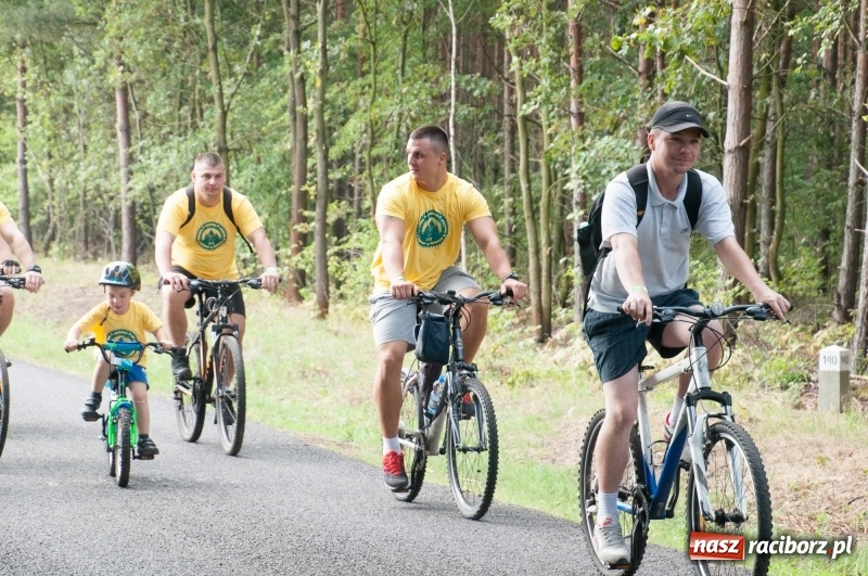 Zdjęcie w galerii na portalu naszraciborz.pl: Szlakiem pożaru 1992 - XIX Rodzinny Rajd Rowerowy w Kuźni Raciborskiej wiadomości z regionu