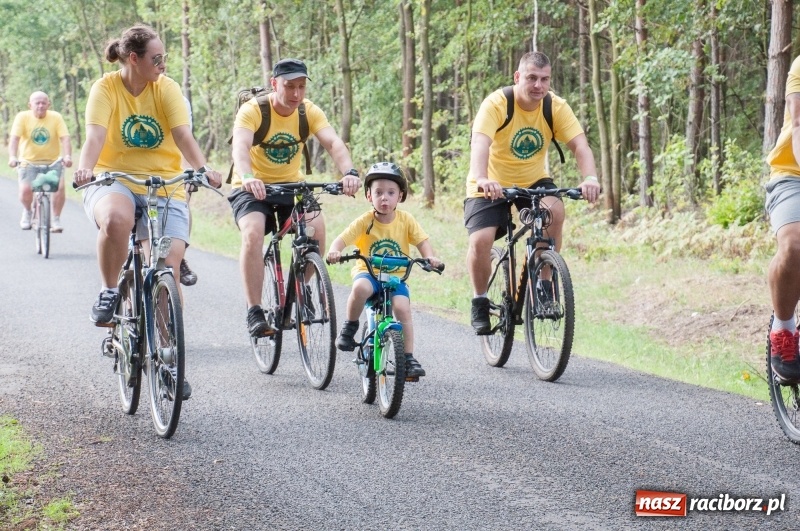Zdjęcie w galerii na portalu naszraciborz.pl: Szlakiem pożaru 1992 - XIX Rodzinny Rajd Rowerowy w Kuźni Raciborskiej wiadomości z regionu