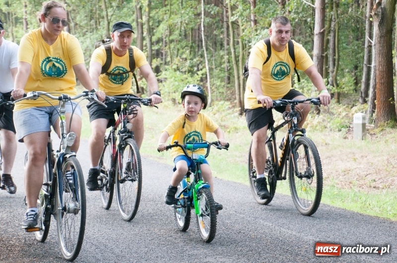 Zdjęcie w galerii na portalu naszraciborz.pl: Szlakiem pożaru 1992 - XIX Rodzinny Rajd Rowerowy w Kuźni Raciborskiej wiadomości z regionu