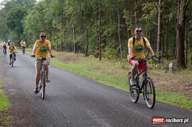 Zdjęcie w galerii na portalu naszraciborz.pl: Szlakiem pożaru 1992 - XIX Rodzinny Rajd Rowerowy w Kuźni Raciborskiej wiadomości z regionu