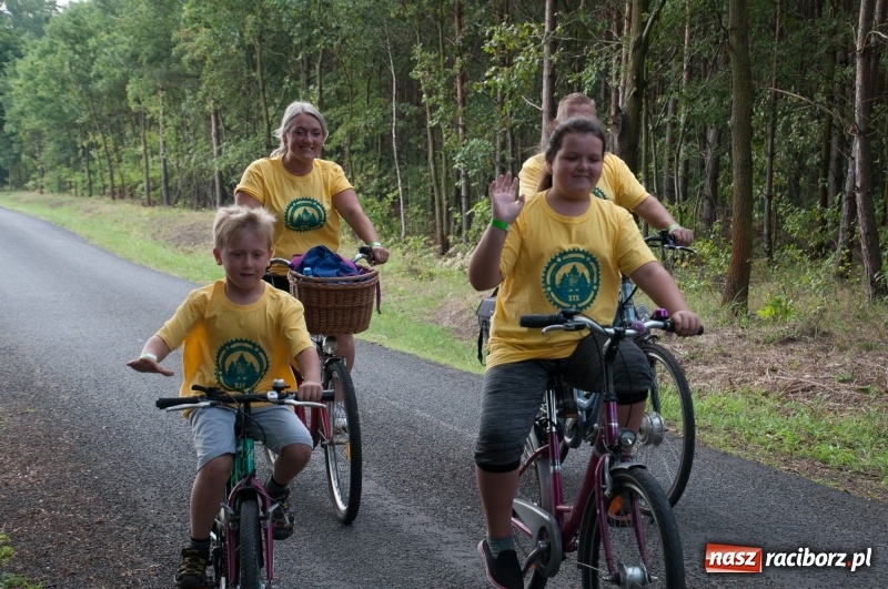 Zdjęcie w galerii na portalu naszraciborz.pl: Szlakiem pożaru 1992 - XIX Rodzinny Rajd Rowerowy w Kuźni Raciborskiej wiadomości z regionu
