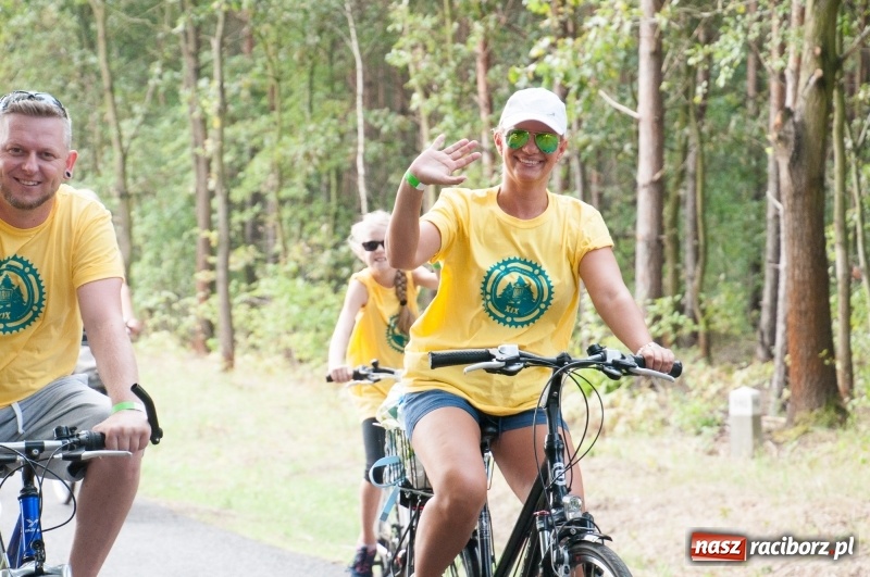 Zdjęcie w galerii na portalu naszraciborz.pl: Szlakiem pożaru 1992 - XIX Rodzinny Rajd Rowerowy w Kuźni Raciborskiej wiadomości z regionu