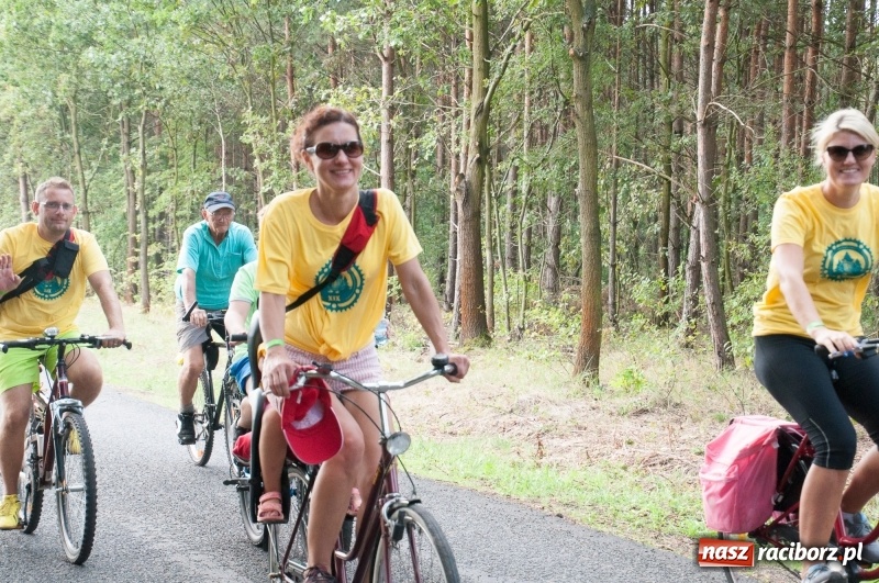 Zdjęcie w galerii na portalu naszraciborz.pl: Szlakiem pożaru 1992 - XIX Rodzinny Rajd Rowerowy w Kuźni Raciborskiej wiadomości z regionu