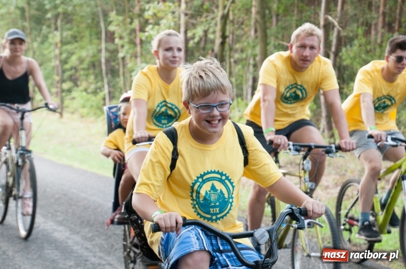 Zdjęcie w galerii na portalu naszraciborz.pl: Szlakiem pożaru 1992 - XIX Rodzinny Rajd Rowerowy w Kuźni Raciborskiej wiadomości z regionu