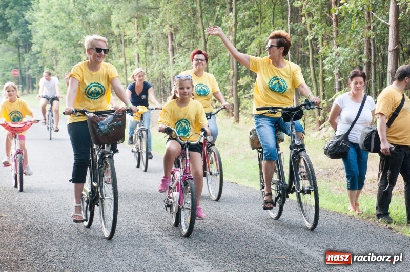 Zdjęcie w galerii na portalu naszraciborz.pl: Szlakiem pożaru 1992 - XIX Rodzinny Rajd Rowerowy w Kuźni Raciborskiej wiadomości z regionu