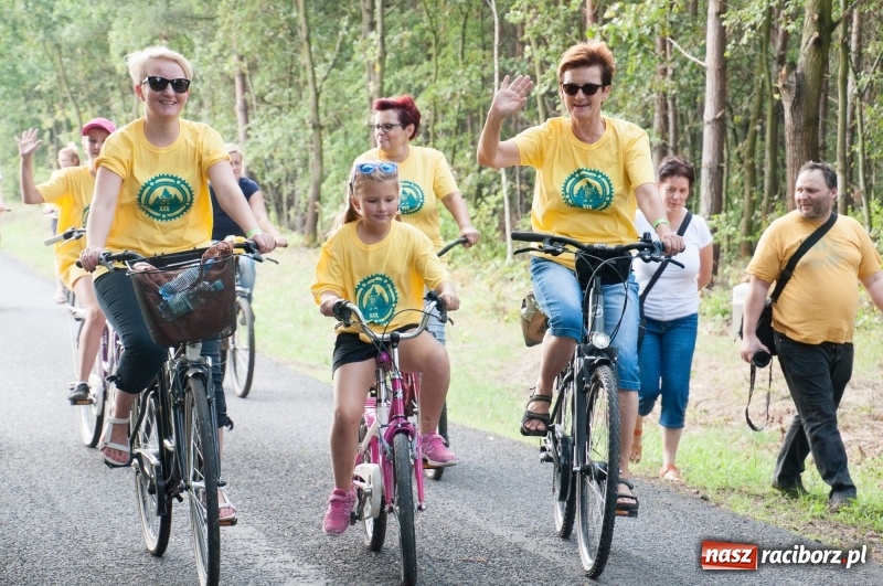 Zdjęcie w galerii na portalu naszraciborz.pl: Szlakiem pożaru 1992 - XIX Rodzinny Rajd Rowerowy w Kuźni Raciborskiej wiadomości z regionu