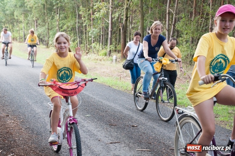 Zdjęcie w galerii na portalu naszraciborz.pl: Szlakiem pożaru 1992 - XIX Rodzinny Rajd Rowerowy w Kuźni Raciborskiej wiadomości z regionu
