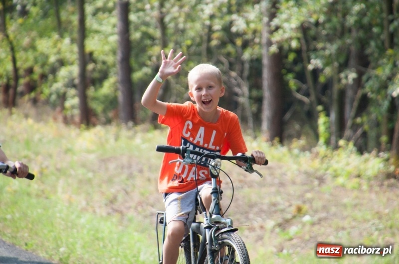 Zdjęcie w galerii na portalu naszraciborz.pl: Szlakiem pożaru 1992 - XIX Rodzinny Rajd Rowerowy w Kuźni Raciborskiej wiadomości z regionu