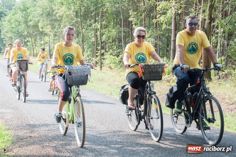 Zdjęcie w galerii na portalu naszraciborz.pl: Szlakiem pożaru 1992 - XIX Rodzinny Rajd Rowerowy w Kuźni Raciborskiej wiadomości z regionu