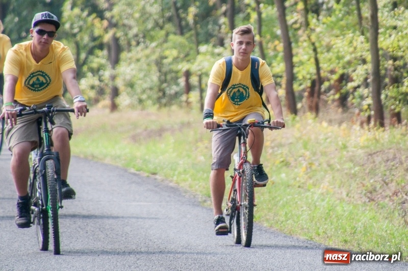Zdjęcie w galerii na portalu naszraciborz.pl: Szlakiem pożaru 1992 - XIX Rodzinny Rajd Rowerowy w Kuźni Raciborskiej wiadomości z regionu