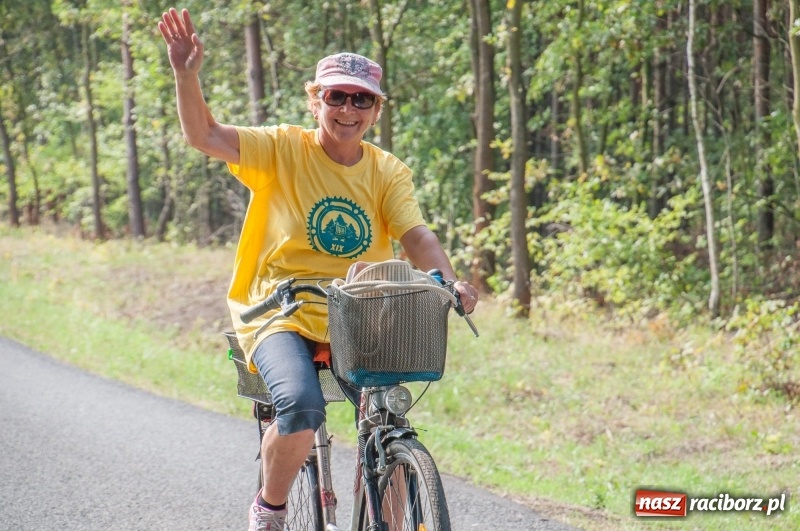 Zdjęcie w galerii na portalu naszraciborz.pl: Szlakiem pożaru 1992 - XIX Rodzinny Rajd Rowerowy w Kuźni Raciborskiej wiadomości z regionu