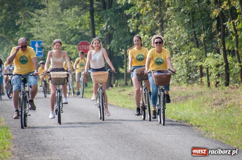 Zdjęcie w galerii na portalu naszraciborz.pl: Szlakiem pożaru 1992 - XIX Rodzinny Rajd Rowerowy w Kuźni Raciborskiej wiadomości z regionu