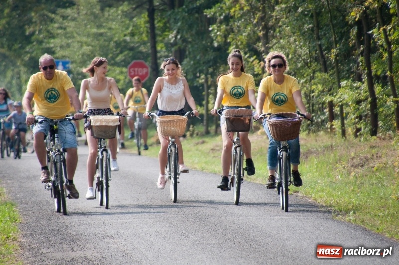 Zdjęcie w galerii na portalu naszraciborz.pl: Szlakiem pożaru 1992 - XIX Rodzinny Rajd Rowerowy w Kuźni Raciborskiej wiadomości z regionu