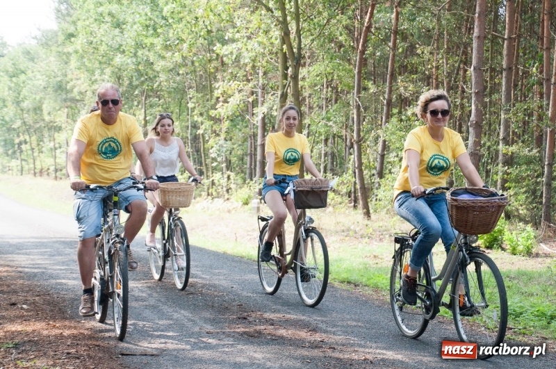 Zdjęcie w galerii na portalu naszraciborz.pl: Szlakiem pożaru 1992 - XIX Rodzinny Rajd Rowerowy w Kuźni Raciborskiej wiadomości z regionu