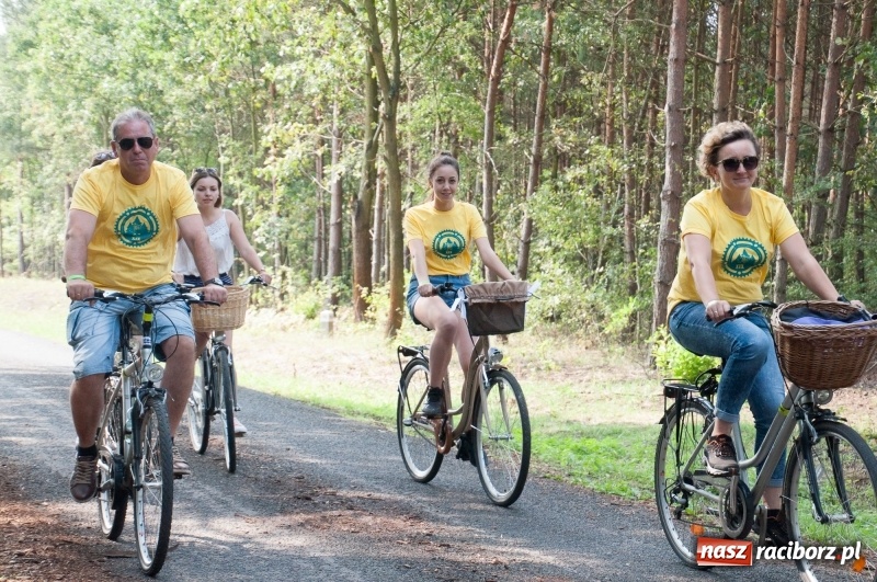 Zdjęcie w galerii na portalu naszraciborz.pl: Szlakiem pożaru 1992 - XIX Rodzinny Rajd Rowerowy w Kuźni Raciborskiej wiadomości z regionu