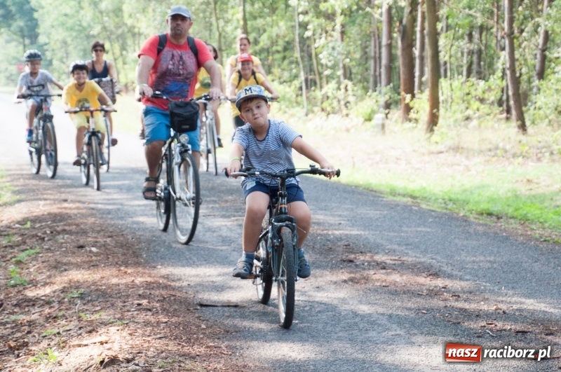 Zdjęcie w galerii na portalu naszraciborz.pl: Szlakiem pożaru 1992 - XIX Rodzinny Rajd Rowerowy w Kuźni Raciborskiej wiadomości z regionu