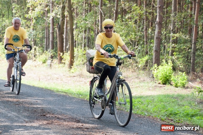 Zdjęcie w galerii na portalu naszraciborz.pl: Szlakiem pożaru 1992 - XIX Rodzinny Rajd Rowerowy w Kuźni Raciborskiej wiadomości z regionu