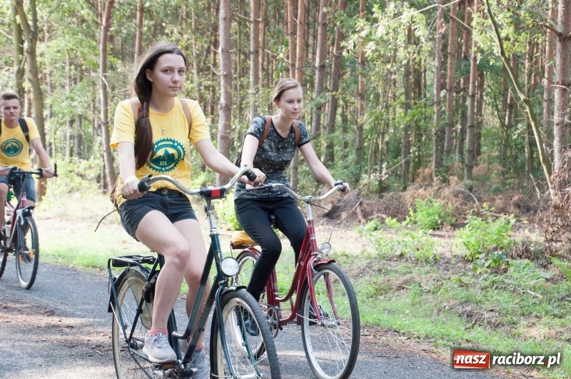 Zdjęcie w galerii na portalu naszraciborz.pl: Szlakiem pożaru 1992 - XIX Rodzinny Rajd Rowerowy w Kuźni Raciborskiej wiadomości z regionu