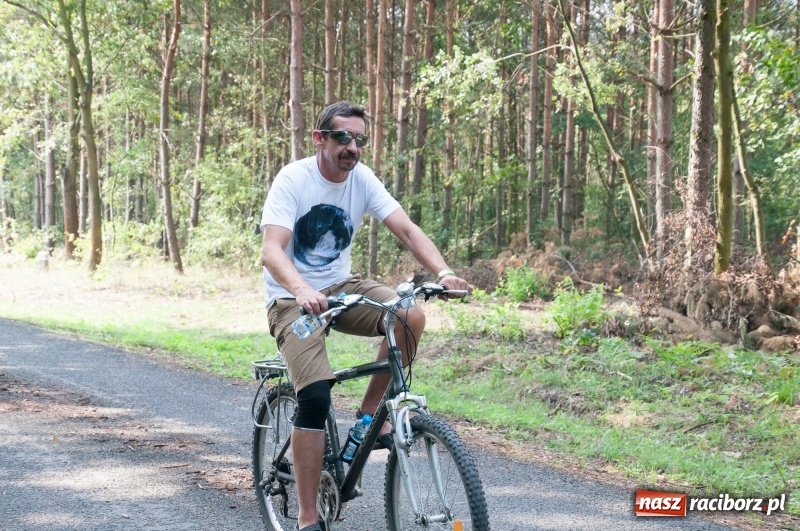 Zdjęcie w galerii na portalu naszraciborz.pl: Szlakiem pożaru 1992 - XIX Rodzinny Rajd Rowerowy w Kuźni Raciborskiej wiadomości z regionu