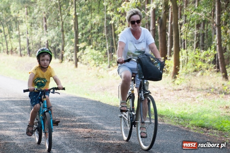 Zdjęcie w galerii na portalu naszraciborz.pl: Szlakiem pożaru 1992 - XIX Rodzinny Rajd Rowerowy w Kuźni Raciborskiej wiadomości z regionu