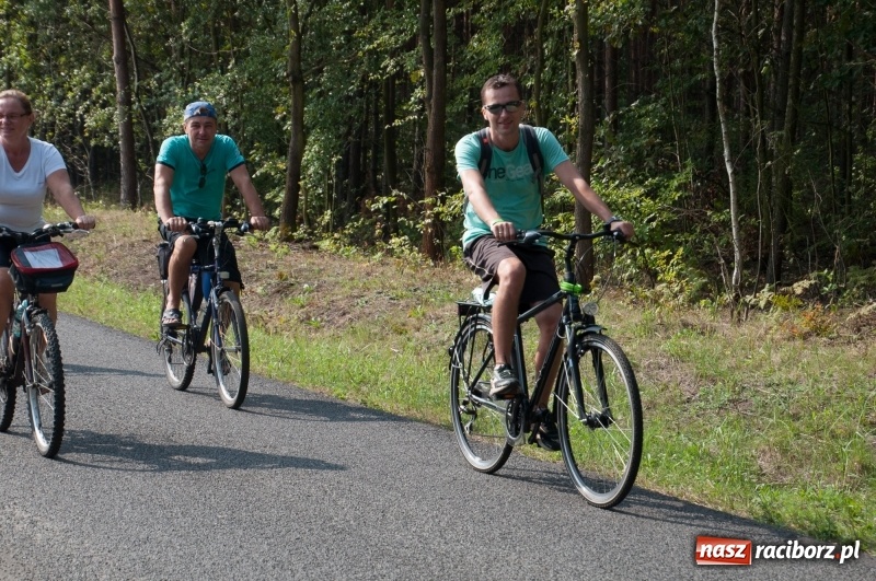 Zdjęcie w galerii na portalu naszraciborz.pl: Szlakiem pożaru 1992 - XIX Rodzinny Rajd Rowerowy w Kuźni Raciborskiej wiadomości z regionu